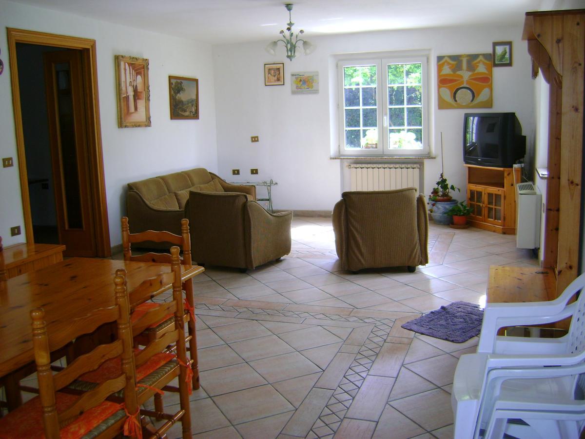 B&B La Mimosa Spello Bagian luar foto